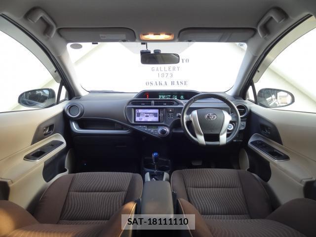 Toyota AQUA 2013-08 8691148-2