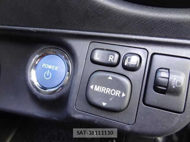 Toyota AQUA 2013-08 8691148-5