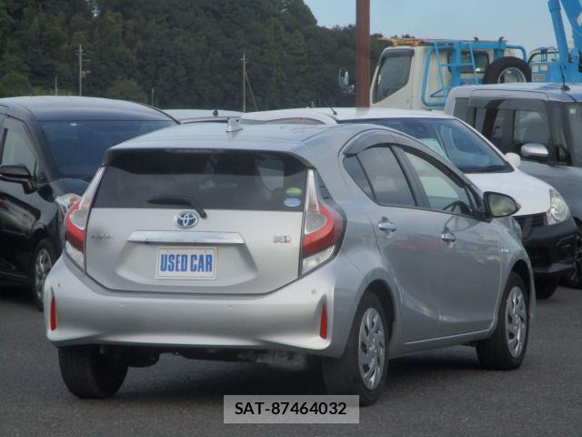 Toyota AQUA 2018-11 8691155-1