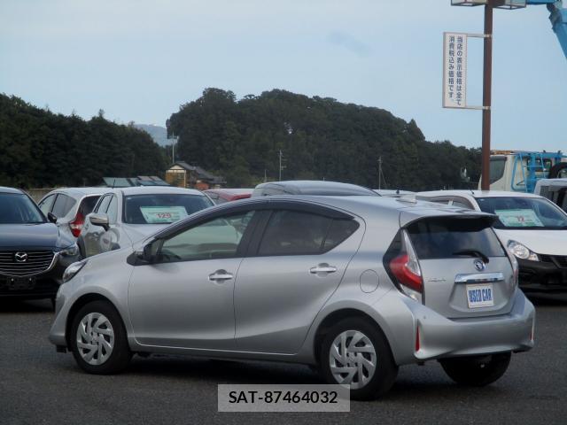 Toyota AQUA 2018-11 8691155-10
