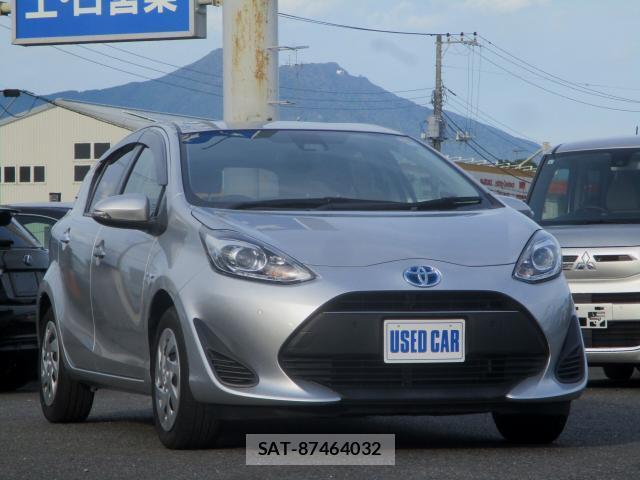 Toyota AQUA 2018-11 8691155-11
