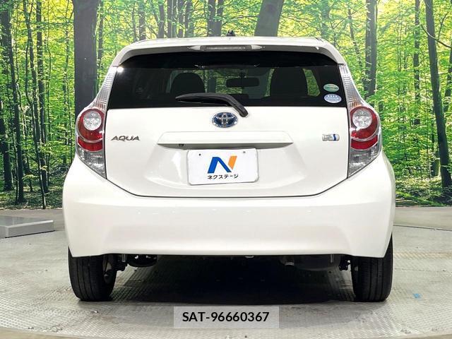Toyota AQUA 2013-06 8691169-14