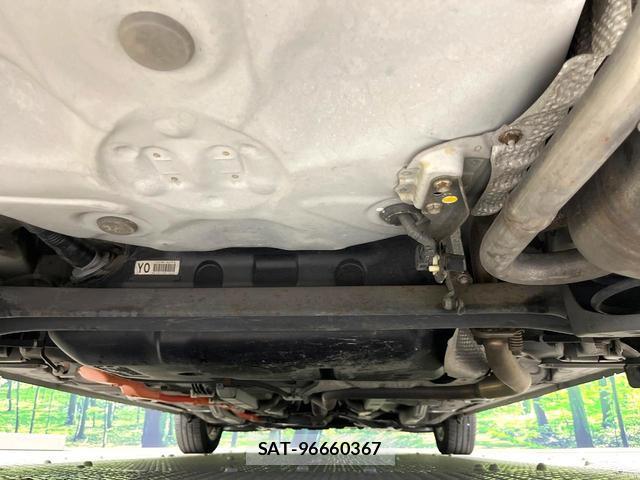Toyota AQUA 2013-06 8691169-18