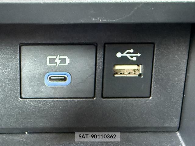 Toyota AQUA 2021-12 8691171-10