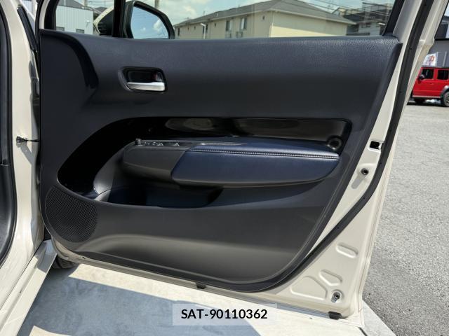 Toyota AQUA 2021-12 8691171-12