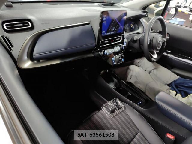 Toyota AQUA 2024-01 8691534-2