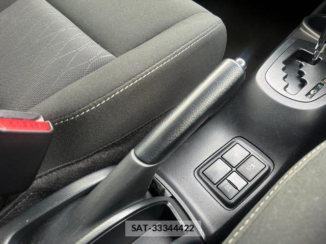Toyota AQUA 2019-08 8691609-13