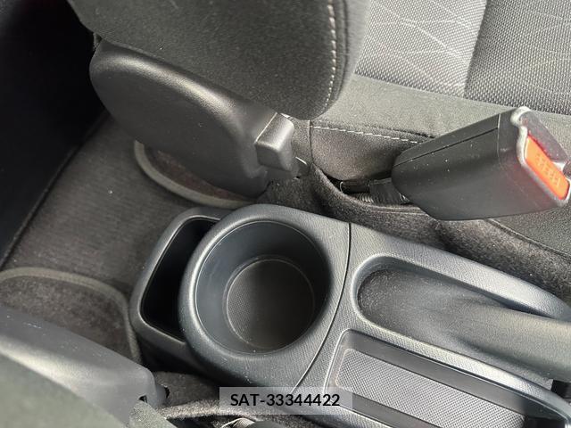 Toyota AQUA 2019-08 8691609-14