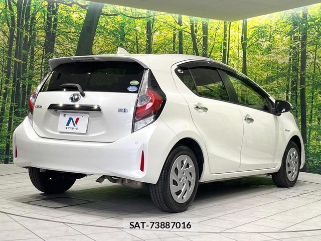 Toyota AQUA 2018-04 8691685-16