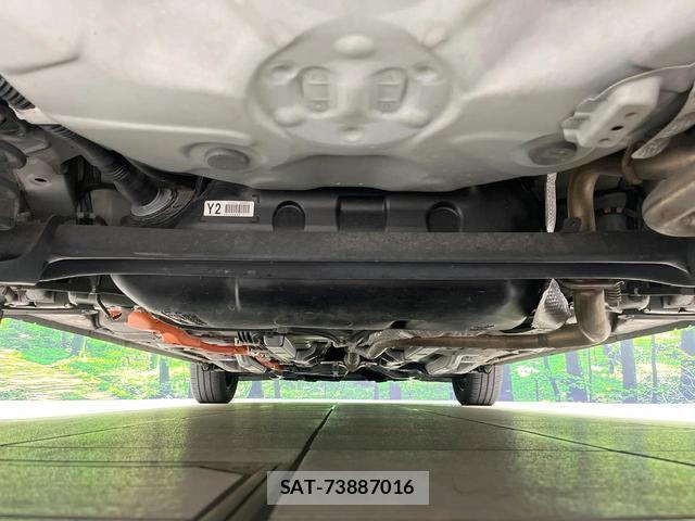 Toyota AQUA 2018-04 8691685-18