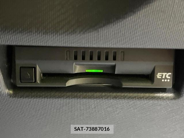 Toyota AQUA 2018-04 8691685-5