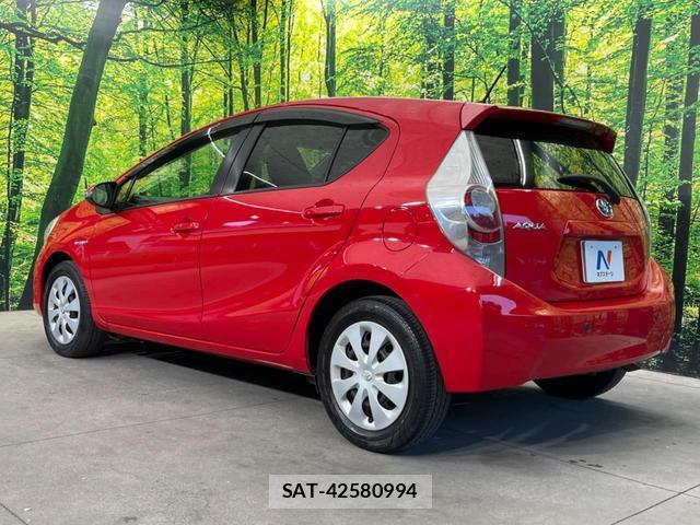 Toyota AQUA 2013-07 8691698-13