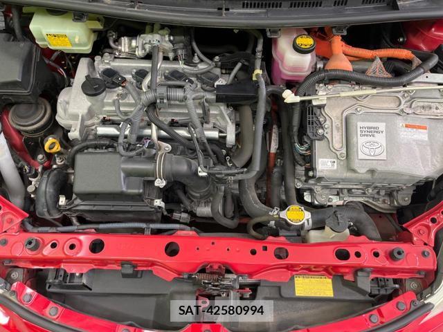 Toyota AQUA 2013-07 8691698-14