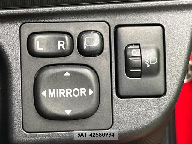 Toyota AQUA 2013-07 8691698-3