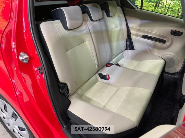 Toyota AQUA 2013-07 8691698-5