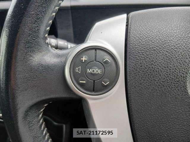 Toyota AQUA 2015-03 8691705-11