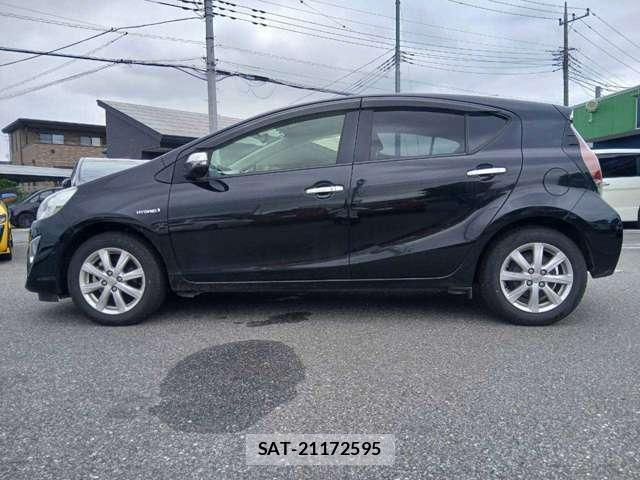 Toyota AQUA 2015-03 8691705-3