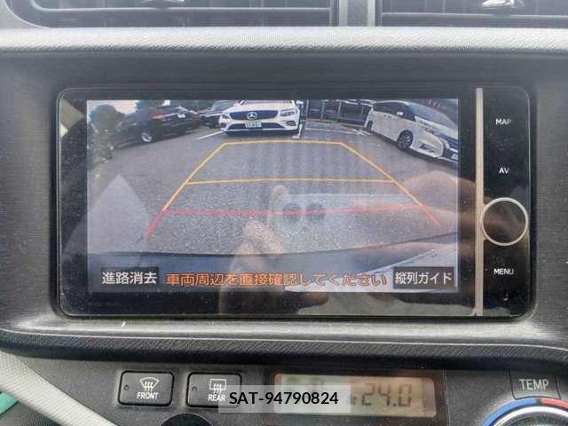 Toyota AQUA 2013-03 8691706-12