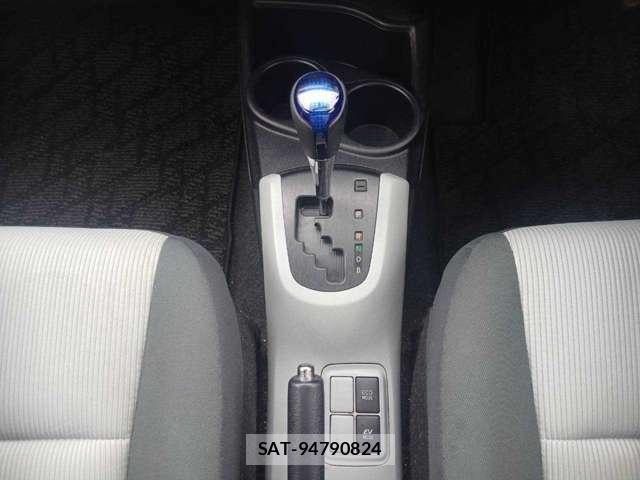Toyota AQUA 2013-03 8691706-16