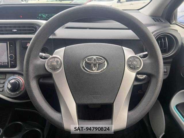 Toyota AQUA 2013-03 8691706-9