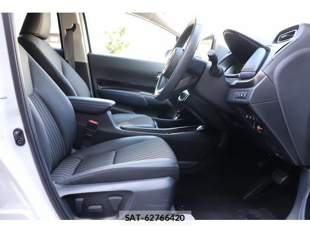 Toyota AQUA 2025-02 8691732-13