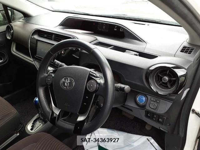 Toyota AQUA 2017-10 8691868-2