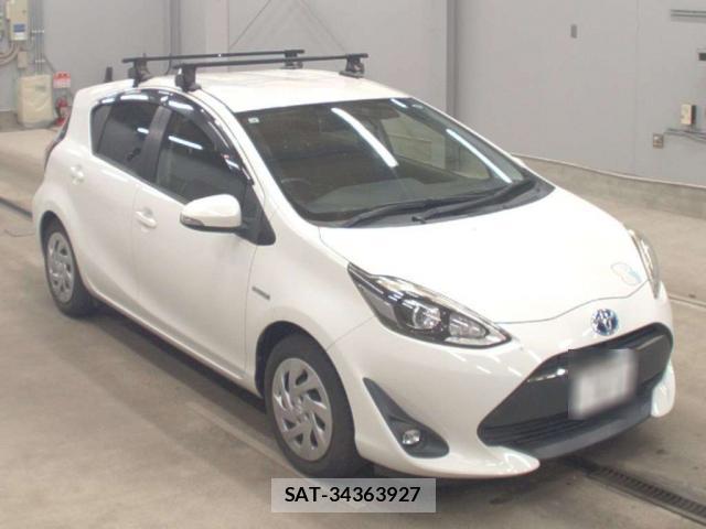 Toyota AQUA 2017-10 8691868-3