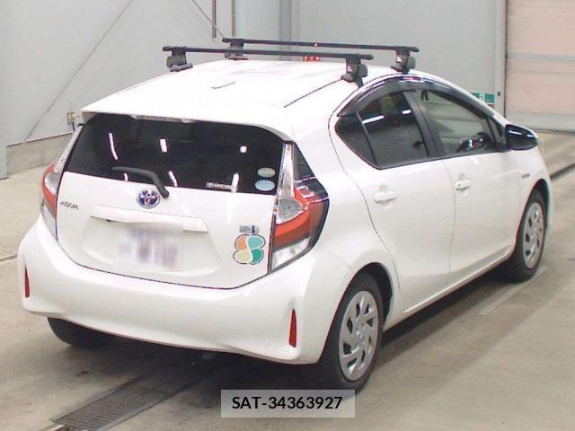 Toyota AQUA 2017-10 8691868-7