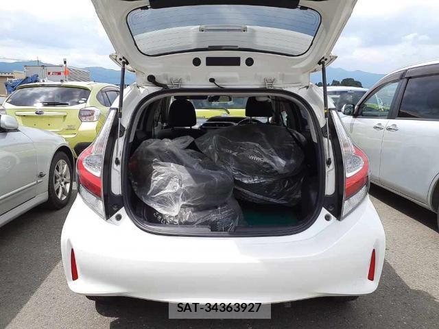 Toyota AQUA 2017-10 8691868-8