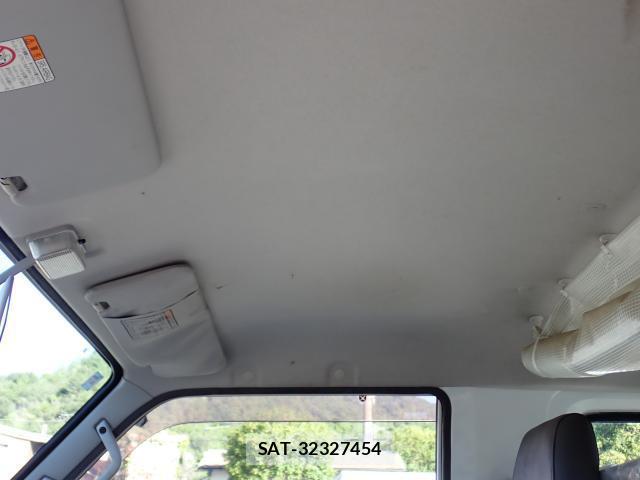 Mazda BONGO VAN 2012-01 8690490-16