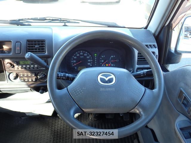 Mazda BONGO VAN 2012-01 8690490-17