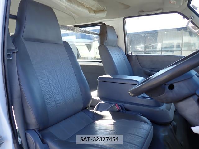 Mazda BONGO VAN 2012-01 8690490-5