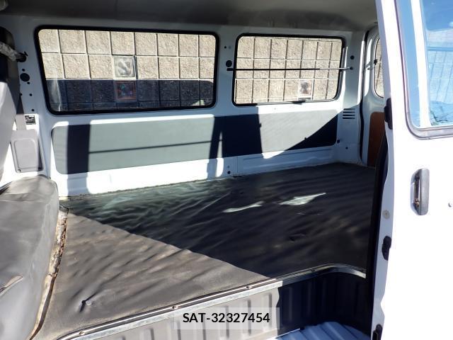 Mazda BONGO VAN 2012-01 8690490-6