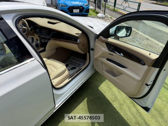 Cadillac CT6 2018-05 8691958-6