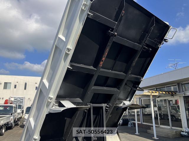 MITSUBISHI FUSO CANTER 2015-04 8691288-17