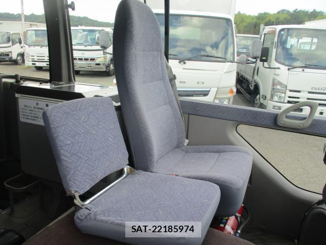 Toyota COASTER 2014-03 8690323-19