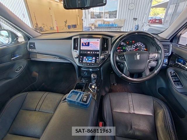 Toyota CROWN HYBRID 2013-04 8690973-2