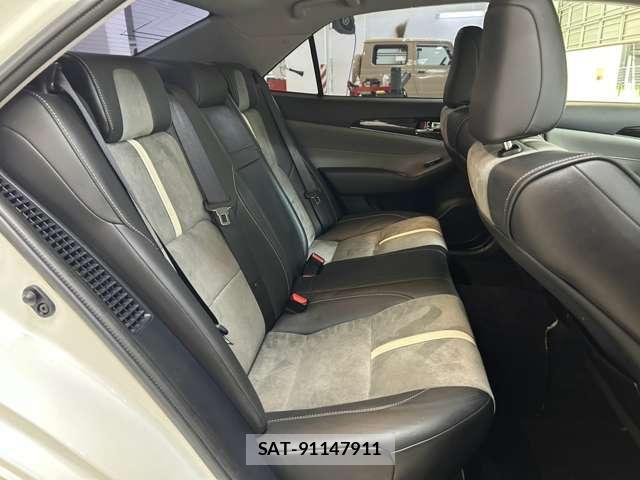 Toyota CROWN HYBRID 2017-03 8691674-10