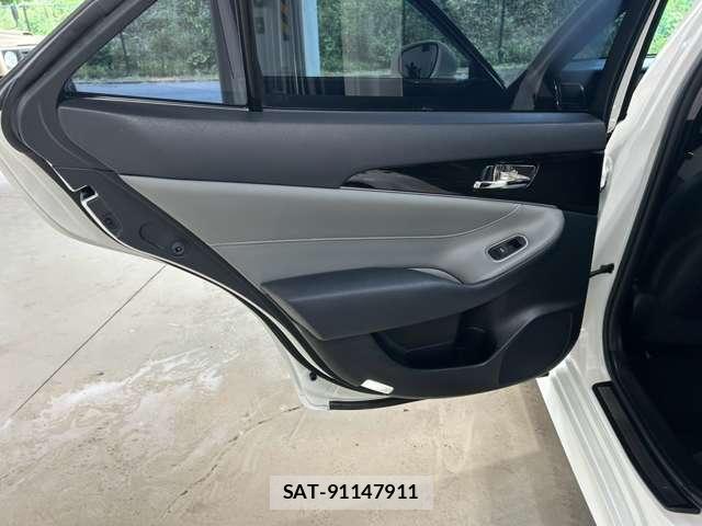 Toyota CROWN HYBRID 2017-03 8691674-16