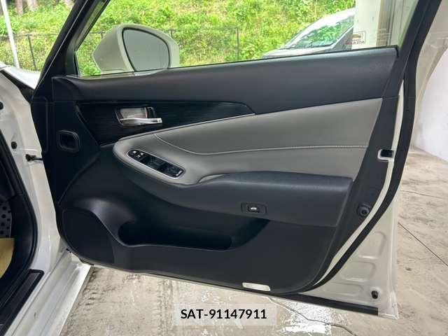 Toyota CROWN HYBRID 2017-03 8691674-19