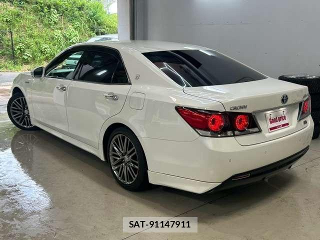 Toyota CROWN HYBRID 2017-03 8691674-3