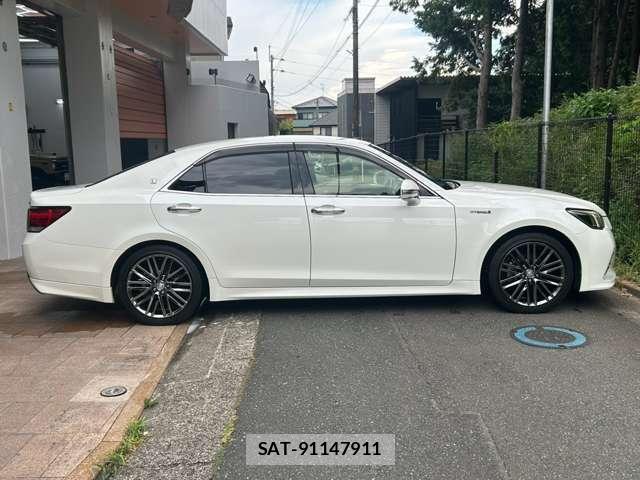 Toyota CROWN HYBRID 2017-03 8691674-6
