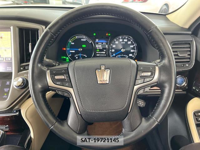 Toyota CROWN HYBRID 2018-03 8691779-10