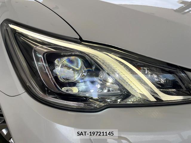 Toyota CROWN HYBRID 2018-03 8691779-11