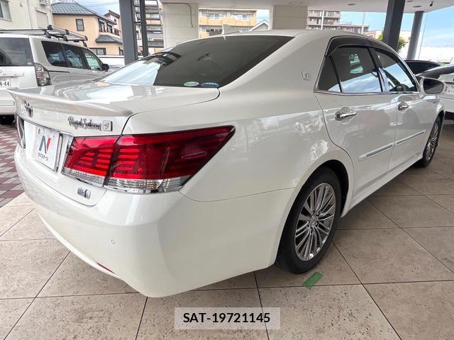 Toyota CROWN HYBRID 2018-03 8691779-16
