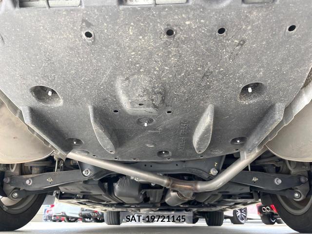 Toyota CROWN HYBRID 2018-03 8691779-18