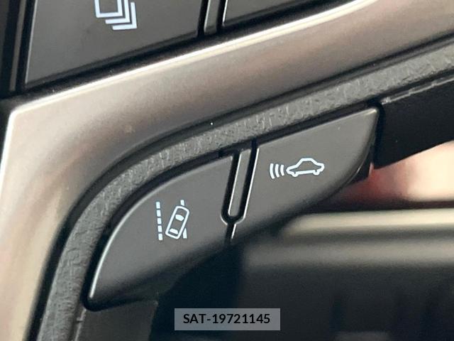 Toyota CROWN HYBRID 2018-03 8691779-4