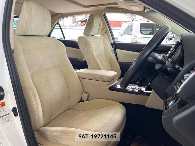 Toyota CROWN HYBRID 2018-03 8691779-7