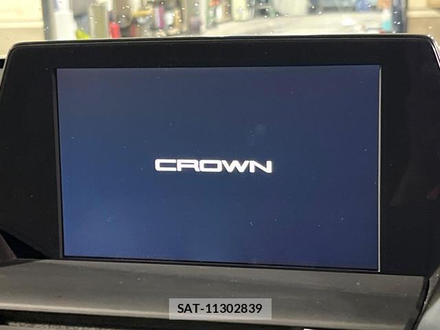 Toyota CROWN HYBRID 2018-07 8691781-2