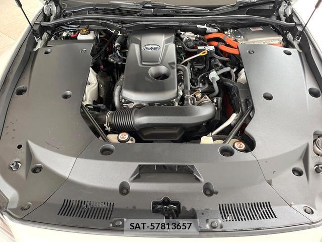 Toyota CROWN HYBRID 2019-01 8691782-17